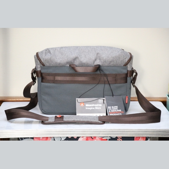 NWT Manfrotto Windsor Camera Bag Small Messenger - Picture 2 of 8